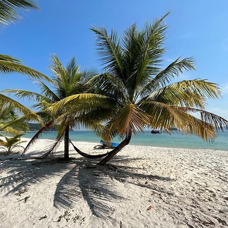 瓜隆岛 Rafikis旅舍 外观 照片