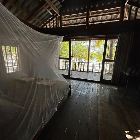 瓜隆岛 Rafikis旅舍 外观 照片