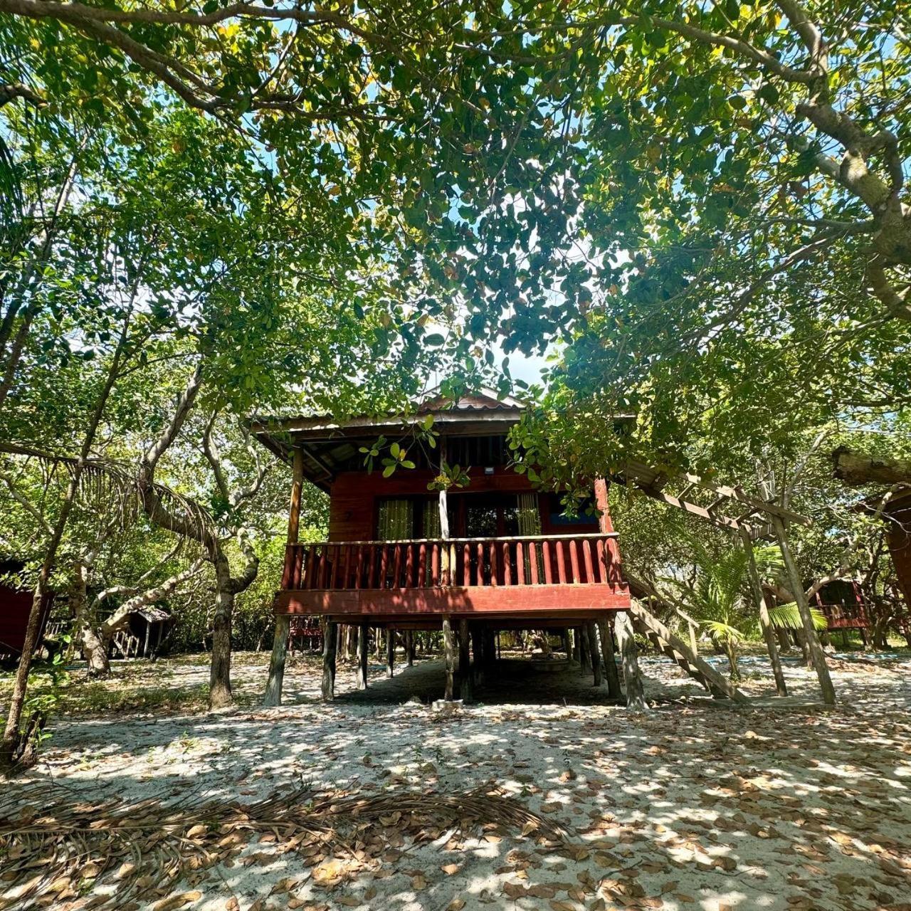 瓜隆岛 Rafikis旅舍 外观 照片